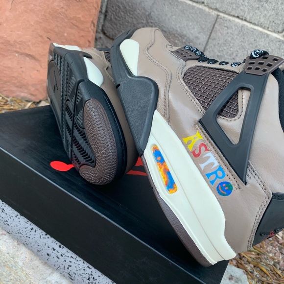 Size 10.5 - Picture 5 of 5